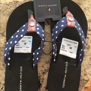 💋2/$30💋 NWT girl/woman Tommy slippers